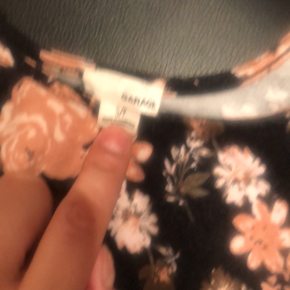 Flowers 🌸 short sleeve shirt - Picture 3 of 4